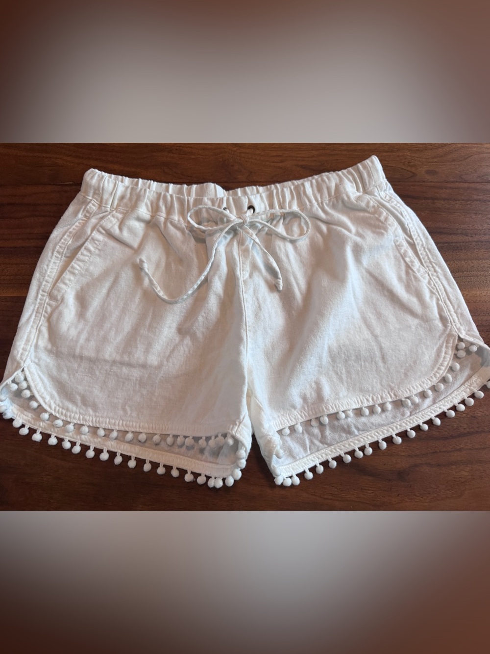 J Crew White Linen Pom Pom Shorts Sz XS in Great Condition, Adorable Booty Short